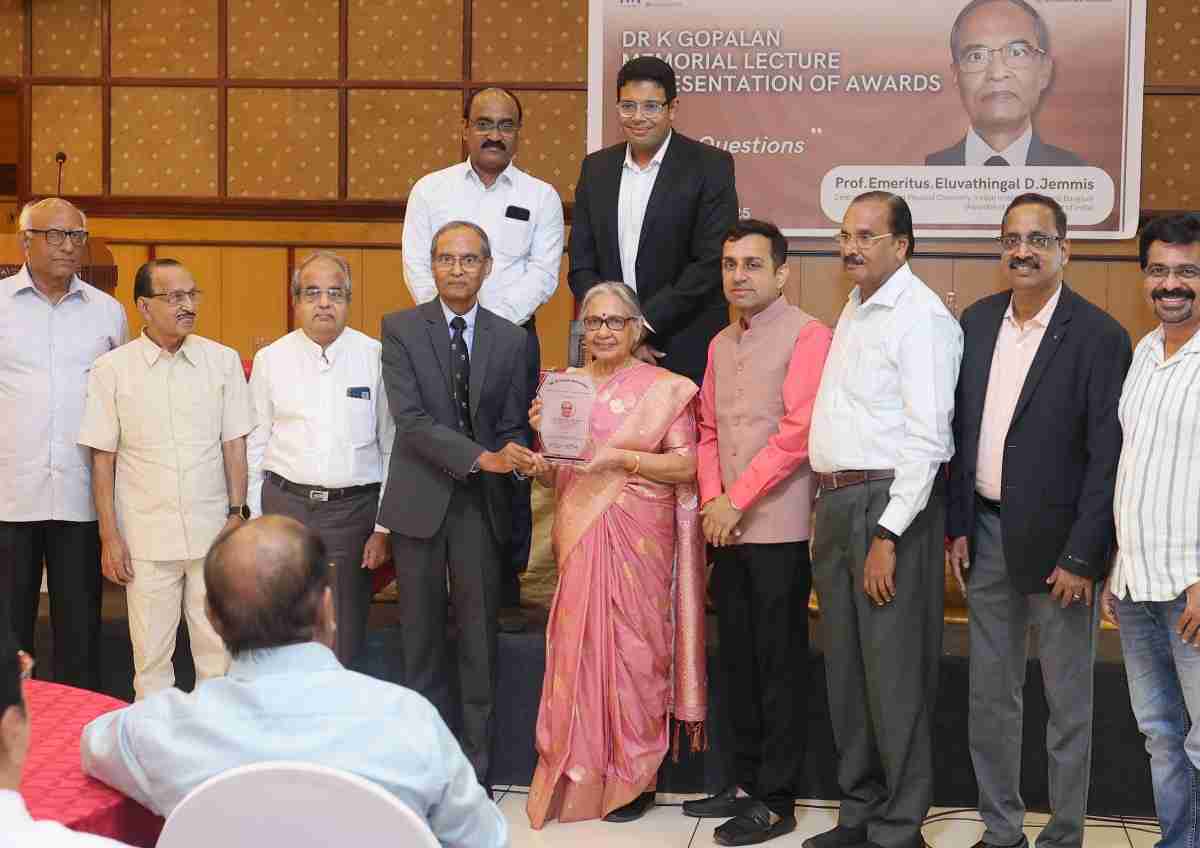 TMA–Dr. K. Gopalan Memorial Award for Outstanding Contributions in the Field of Education: Smt. Shantha Menon